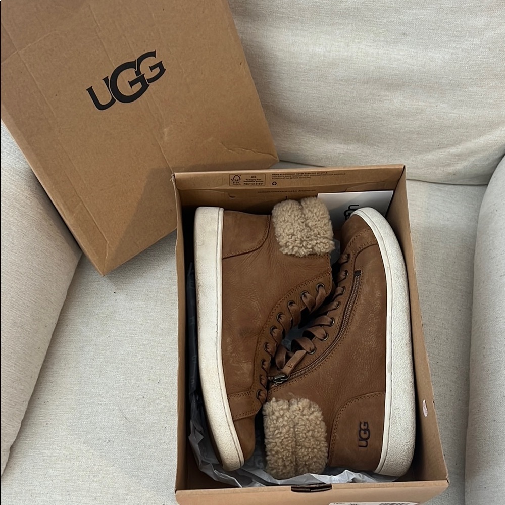 UGG W Olive Sneakers, Brown, size 10